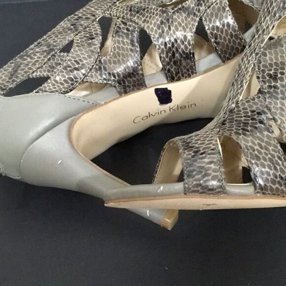 Calvin Klein Gray Python embossed heels - Picture 9 of 11